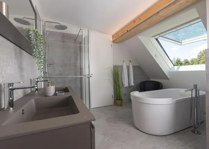 شقة & The Saint Wolfgang