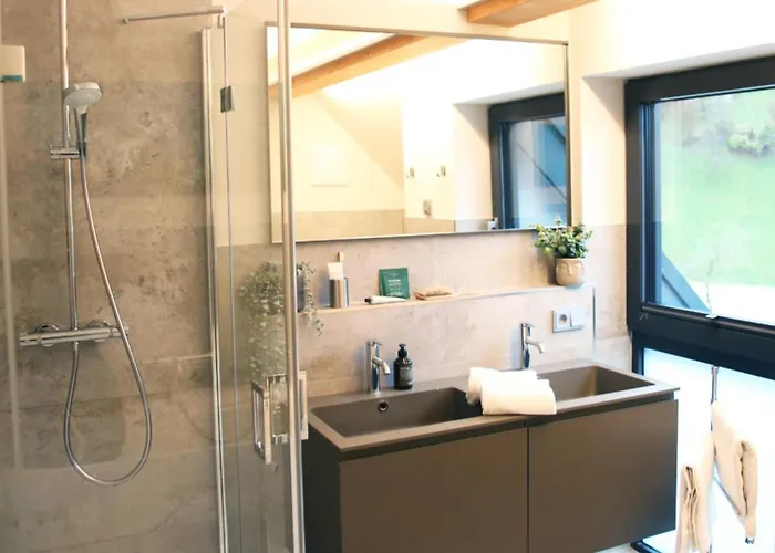 & The Διαμέρισμα *